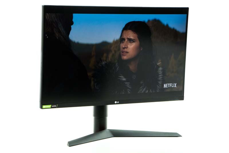 LG UltraGear 27GL850-B i wyświetlony netflix
