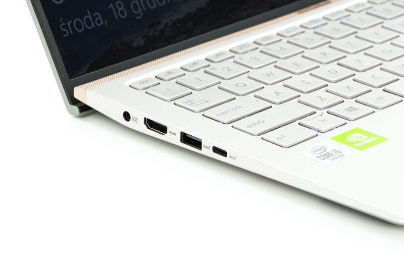 Asus ZenBook UX434 lewy bok