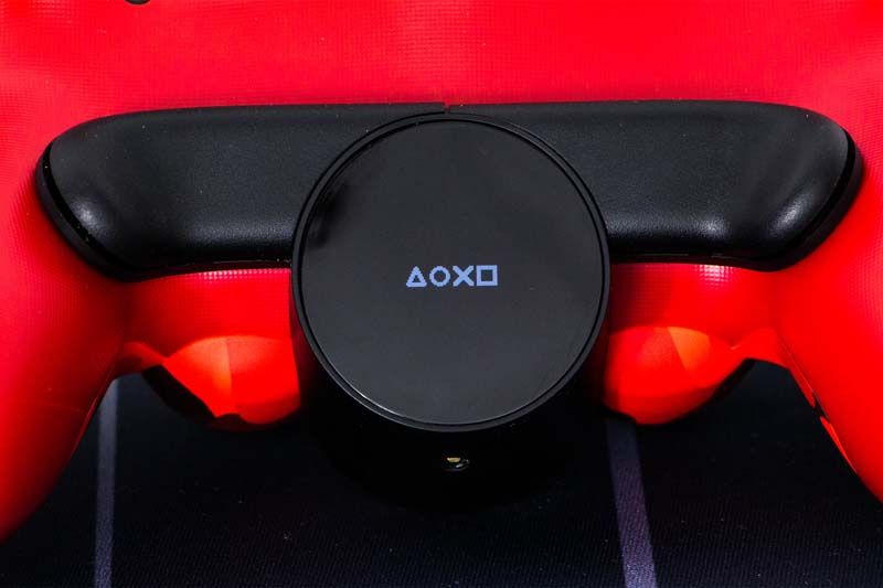 DualShock Back Button Attachment - ekran OLED służący do konfiguracji urządzenia