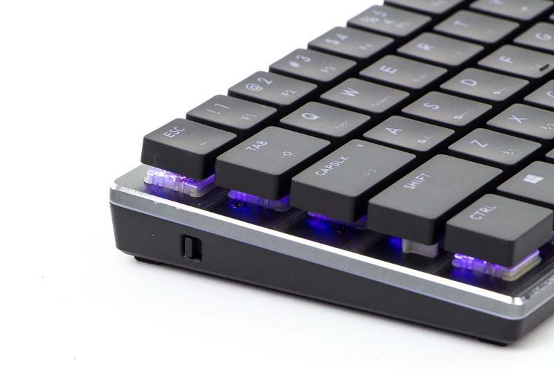 Włączanie bezprzewodowej klawiatury Cooler Master
