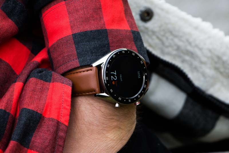 Motus Classic na ręce lifestyle