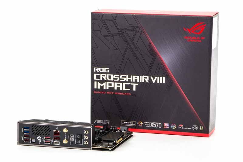 ASUS ROG Crosshair VIII Impact obok pudełka