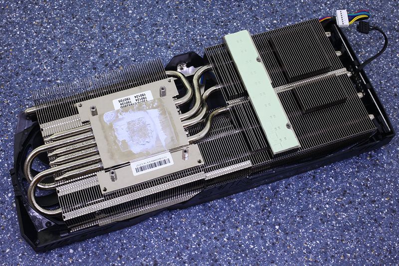 ASUS ROG Strix Radeon RX 5700 XT - chłodzenie