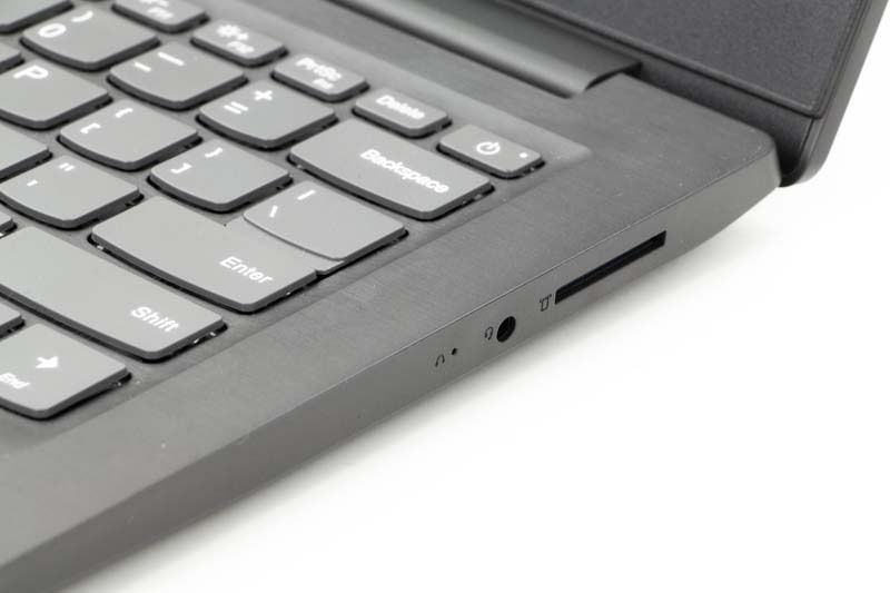 Lenovo Ideapad S145-14IWL (81MU009TPB) - porty po prawej stronie