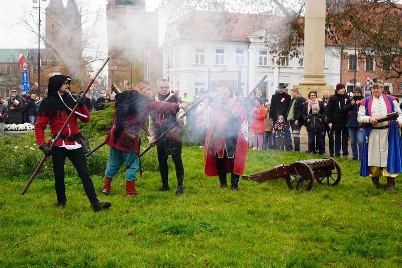 Obchody 11 listopada 