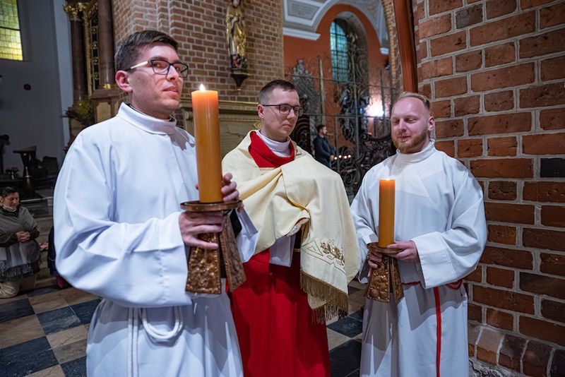 Krzyż, który daje sens cierpieniu. Mocne słowa metropolity pozna