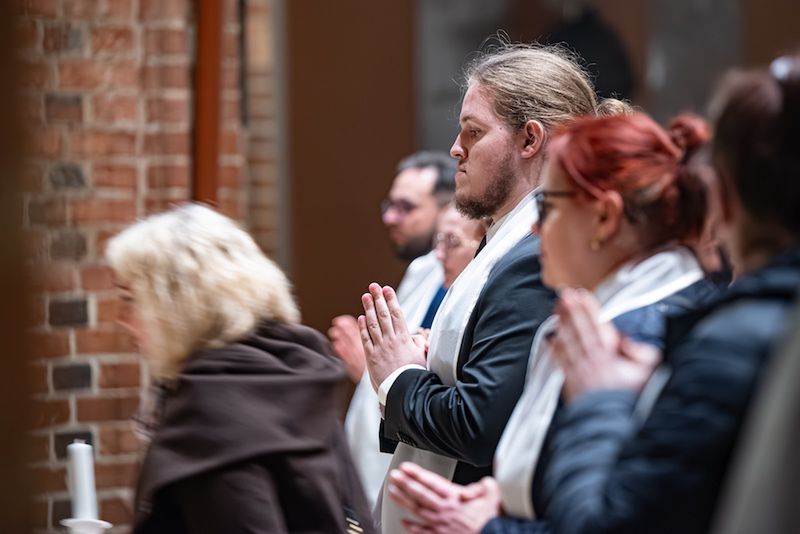 Wielkanocna noc nadziei. Metropolita poznański przewodniczył uro