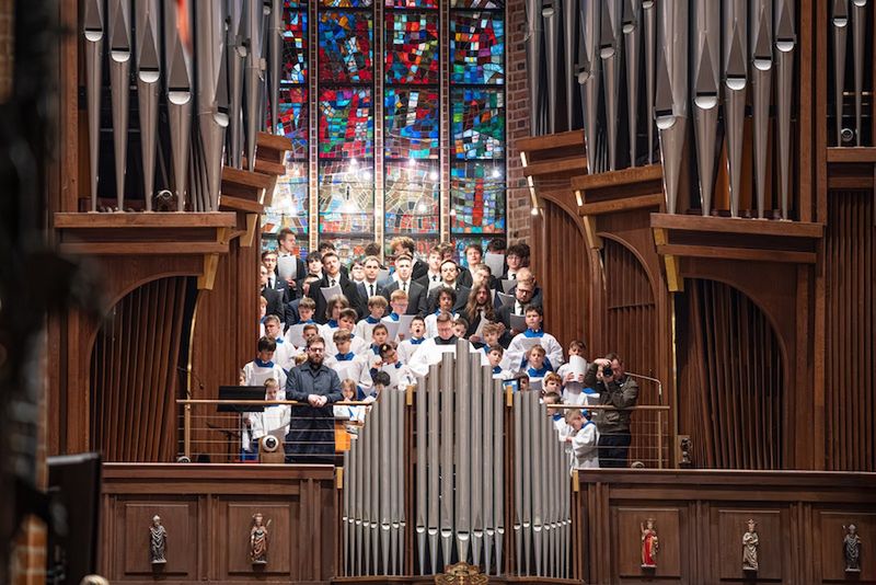Krzyż, który daje sens cierpieniu. Mocne słowa metropolity pozna