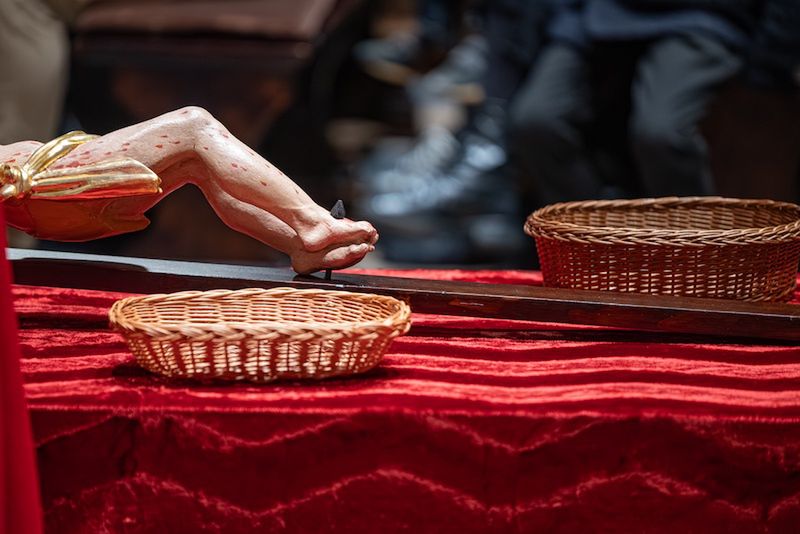 Krzyż, który daje sens cierpieniu. Mocne słowa metropolity pozna