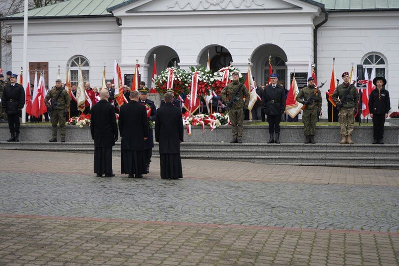 Obchody 11 listopada 