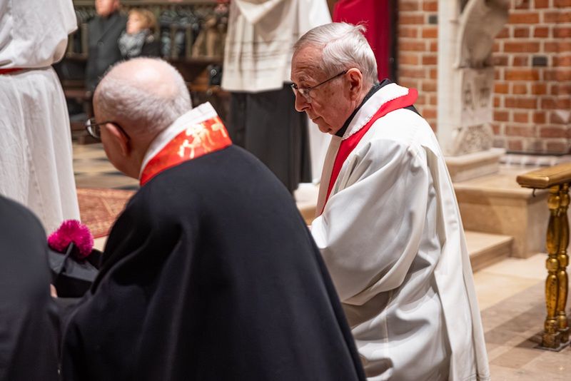Krzyż, który daje sens cierpieniu. Mocne słowa metropolity pozna