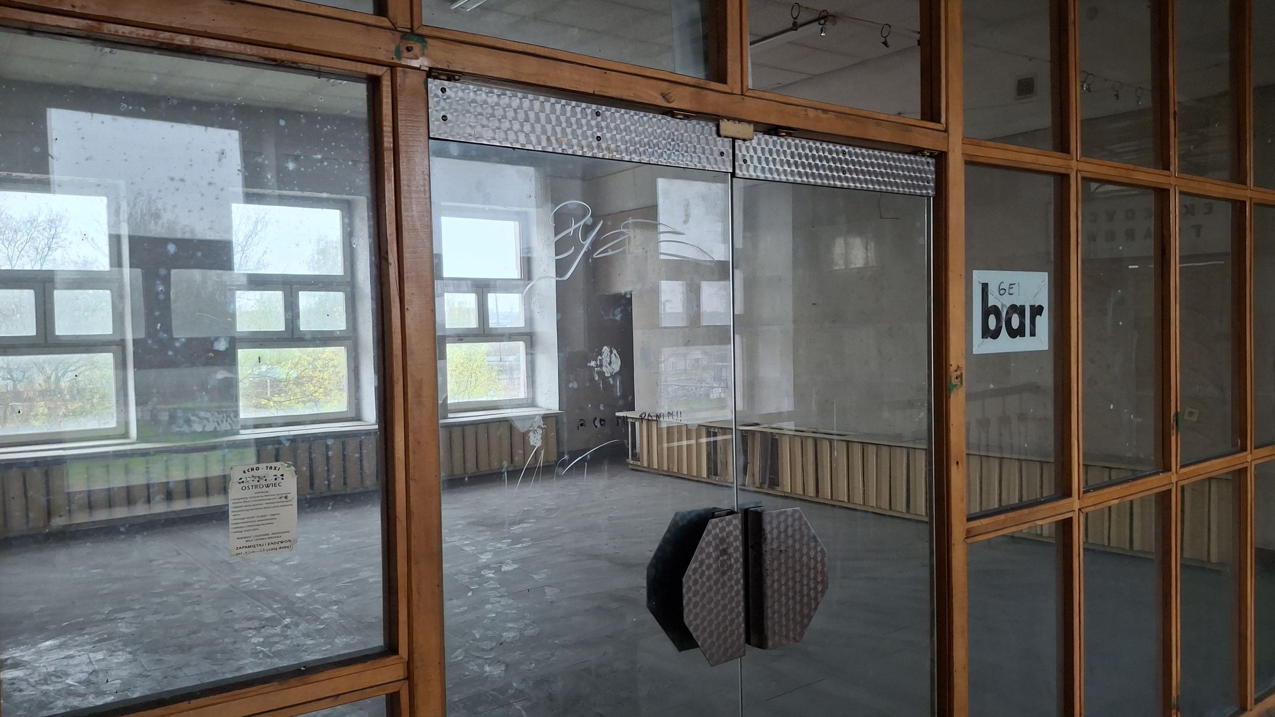 Zabytkowy dworzec PKP w Ostrowcu Świętokrzyskim