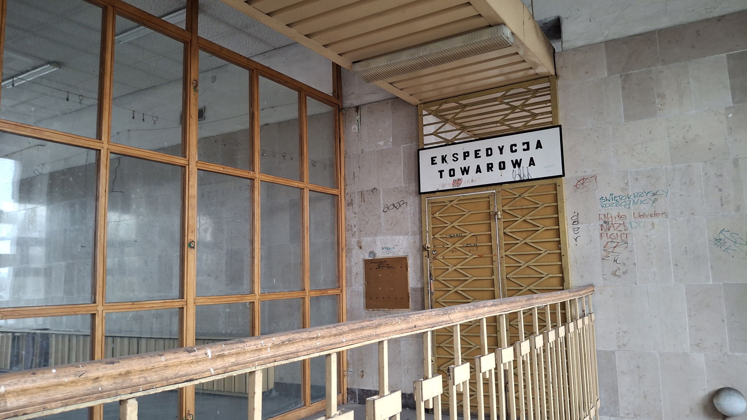 Zabytkowy dworzec PKP w Ostrowcu Świętokrzyskim