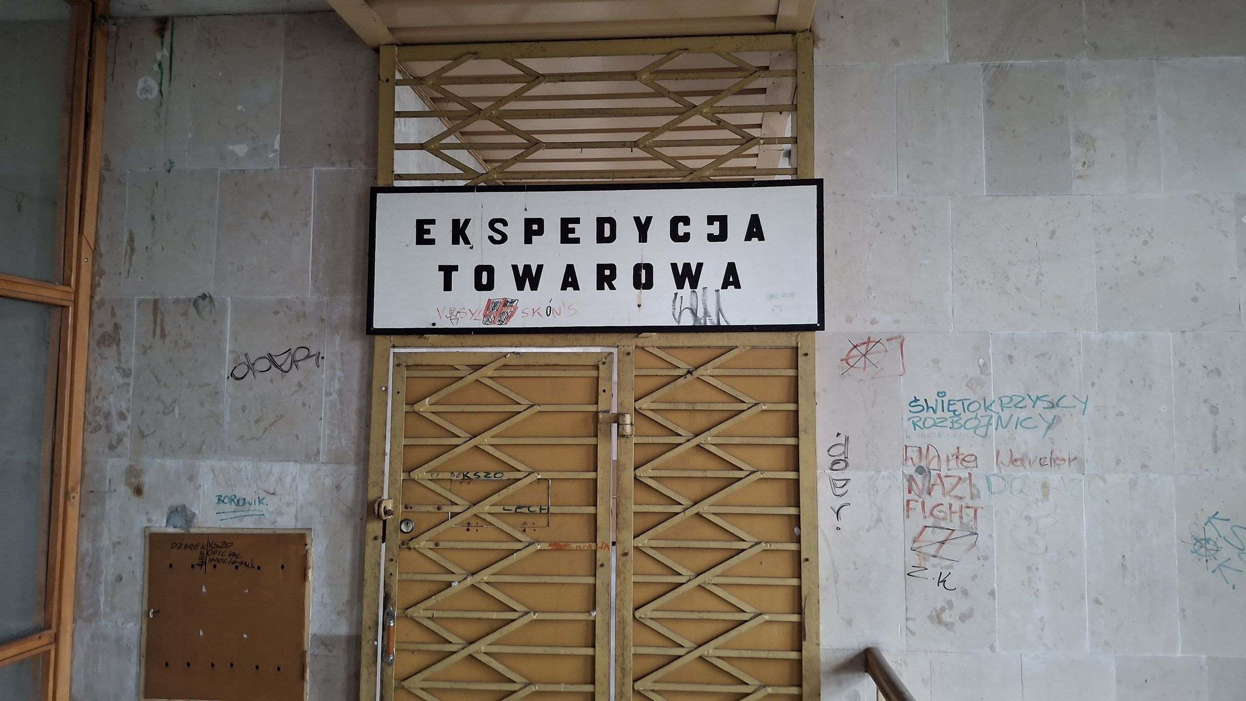 Zabytkowy dworzec PKP w Ostrowcu Świętokrzyskim