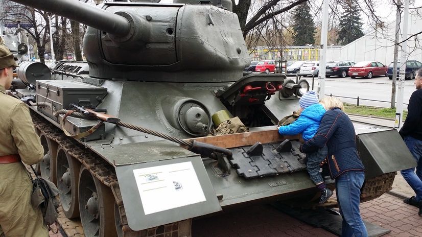 Grand Finals 2016 - czołg T-34 przed Torwarem