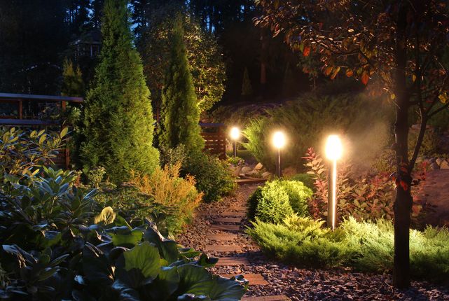 Jak dobrać wodne oświetlenie ogrodowe?