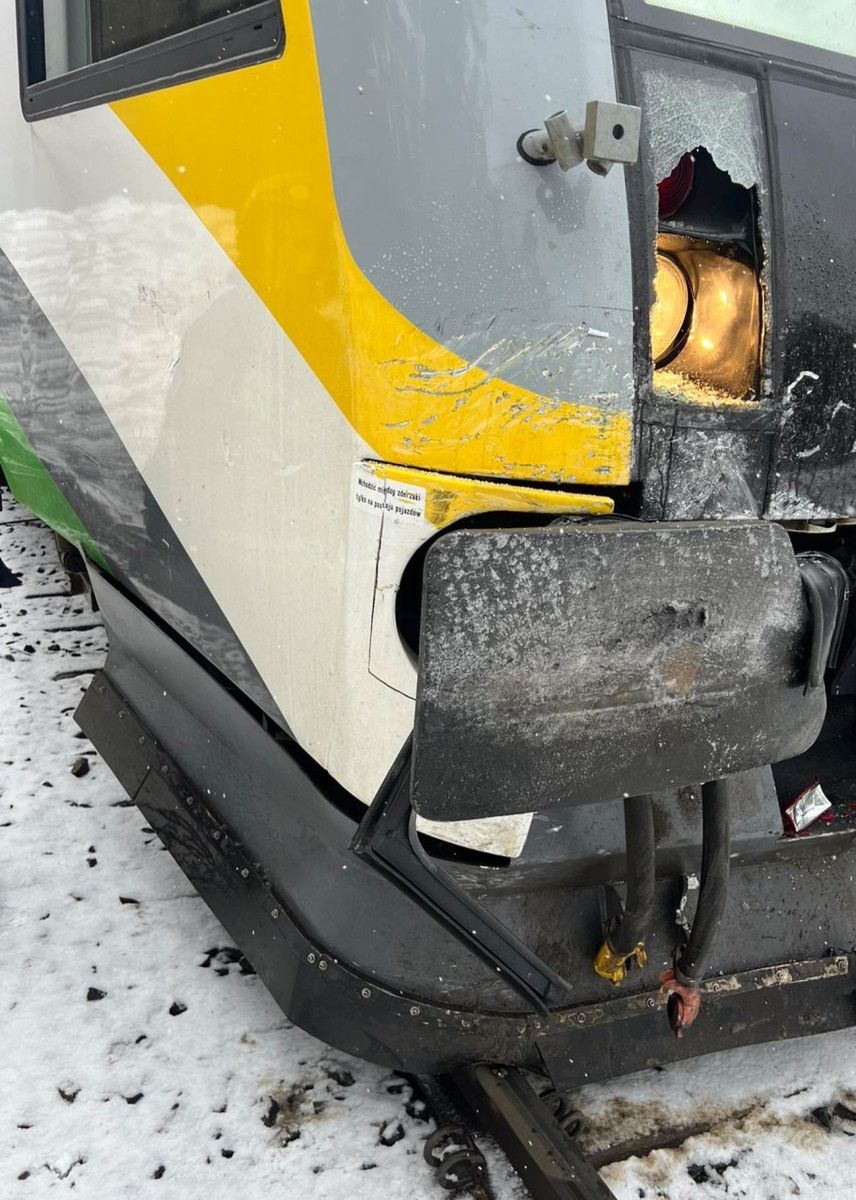 Zderzenie z szynobusem i podróż zakończona na przystanku [Zdjęcia]