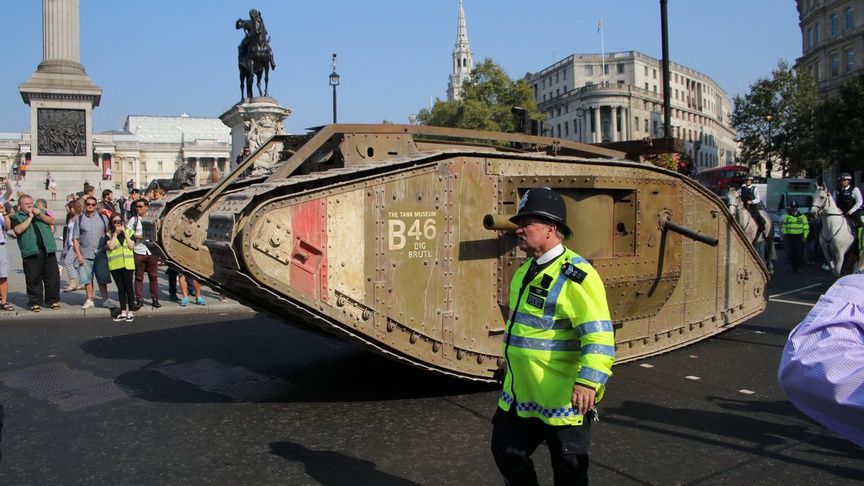 Wargaming świętuje 100 lat czołgów - przejazd czołgu Mark IV ulicami Londynu