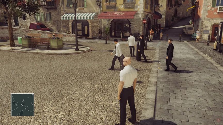 Hitman - rozglądanie się po Sapienza