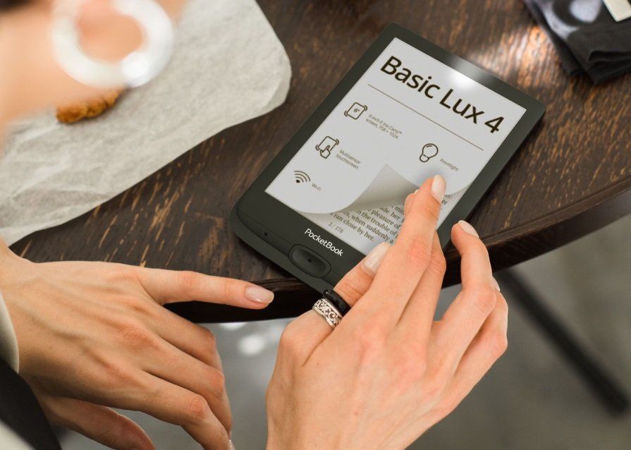 Pocketbook Basic Lux 4 w rękach