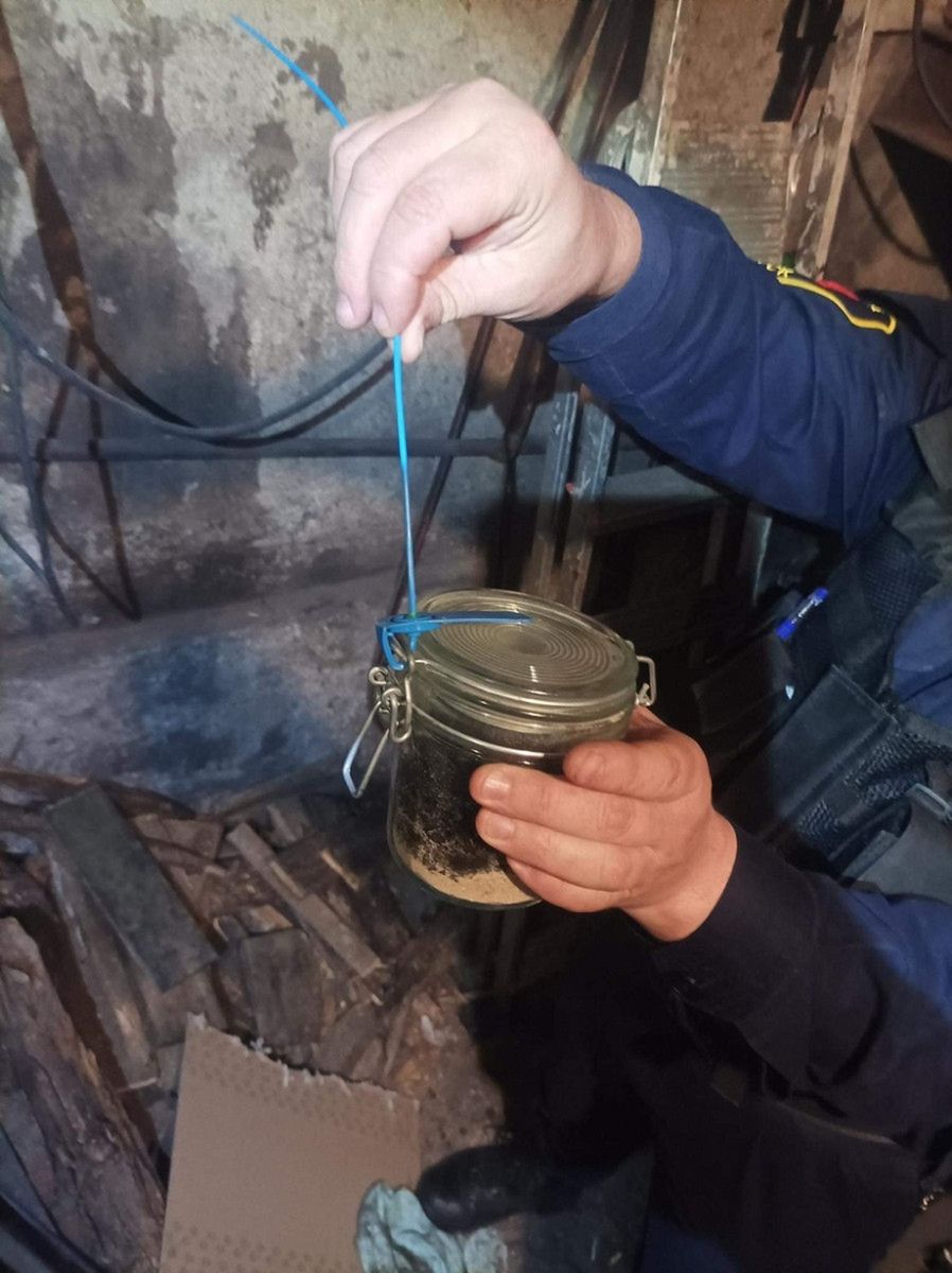 "Ciemny, gęsty dym z komina, zadymiona cała ulica, smród aż zbiera na wymioty"