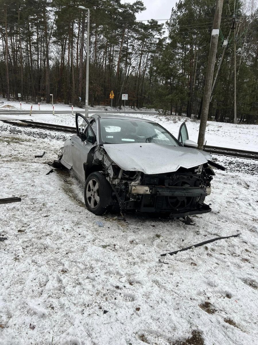 Zderzenie z szynobusem i podróż zakończona na przystanku [Zdjęcia]
