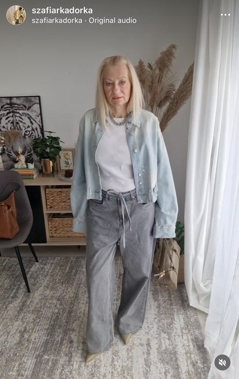Szafiarka Dorka łączy jeansy baggy z kataną