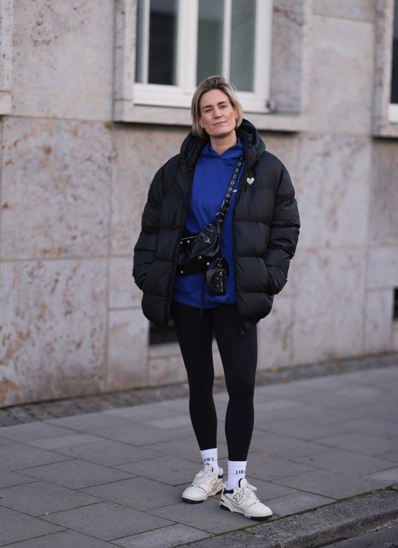 Damska kurtka puchowa to must have na mroźne dni.