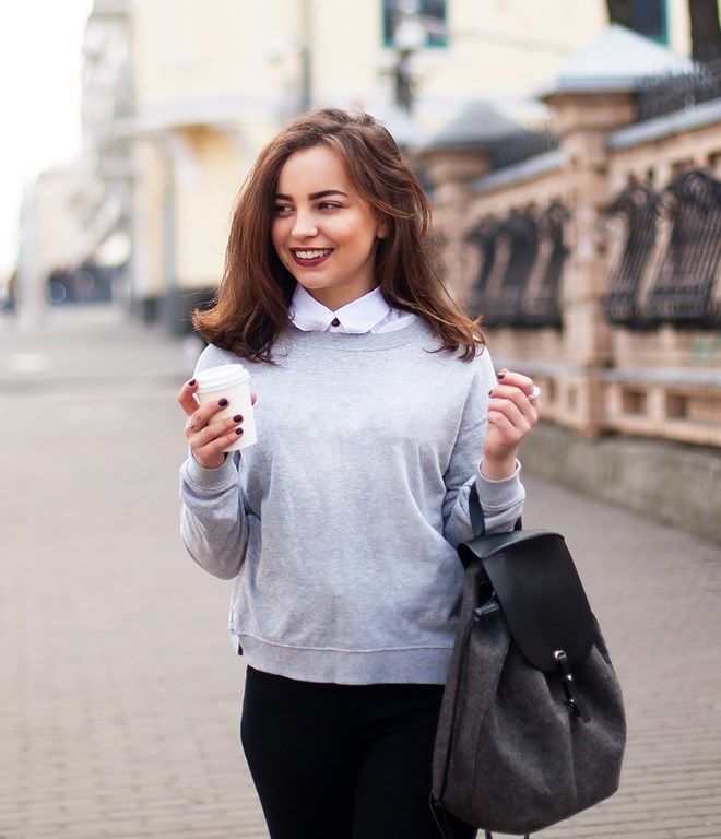 stylizacja casual z bluzą w stylu vintage