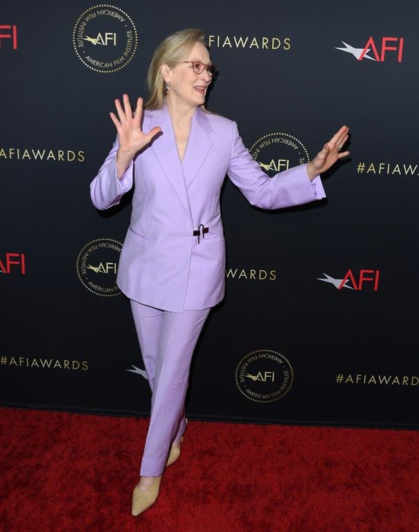 Meryl Streep zachwyca w lawendowym garniturze