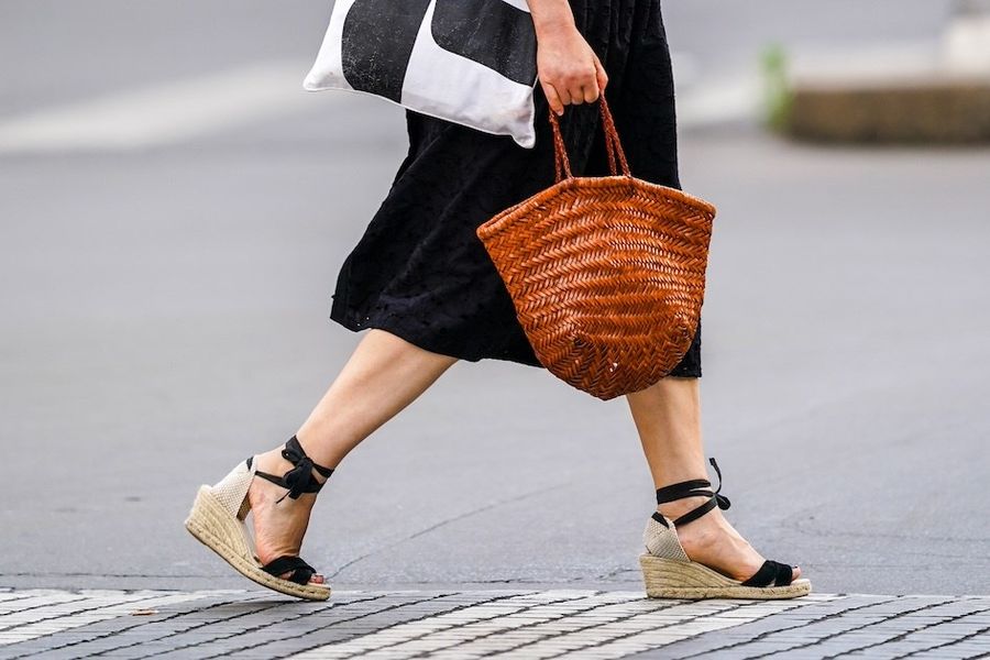 Espadryle na koturnie od lat cieszą się niezmienną popularnością