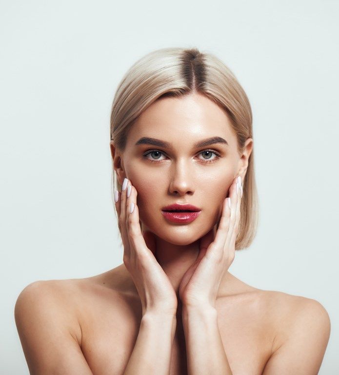 naturalny makijaż dla blondynki