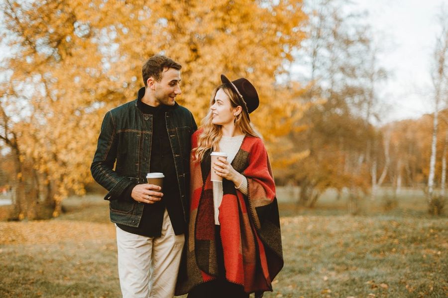 stylizacje na jesienny romantyczny spacer we dwoje