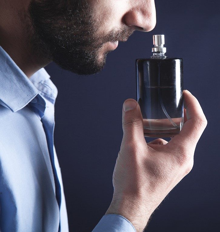 jak przedłużyć trwałość perfum