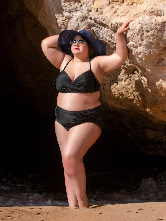 Strój kąpielowy plus size ze spodenkami wymodeluje sylwetkę