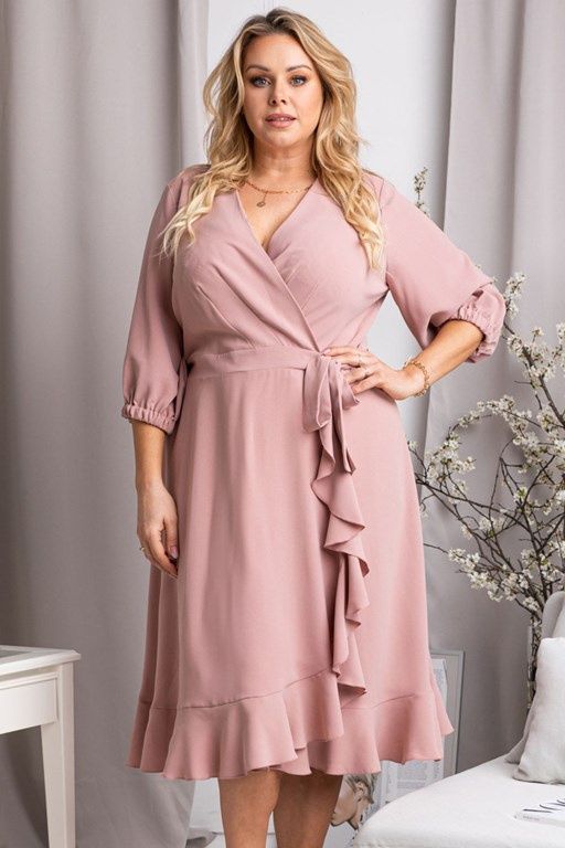 elegancka stylizacja plus size dla dojrzałych pań
