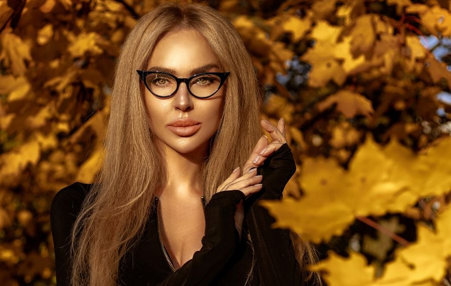 Okulary kocie" to absolutny hit. Będą modne też w 2024 roku"
