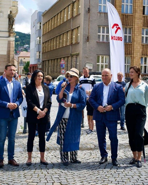 Ostrowska-Królikowska wybiera szerokie spodnie we wzory