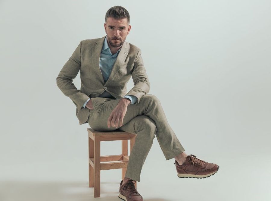 Sportowe buty męskie na wesele.
