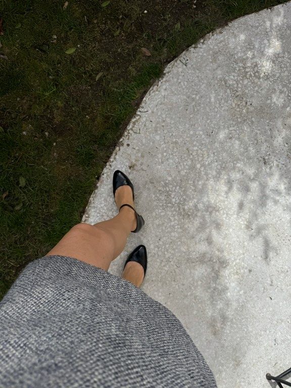 Kasia Tusk wybiera czarne buty z paseczkiem