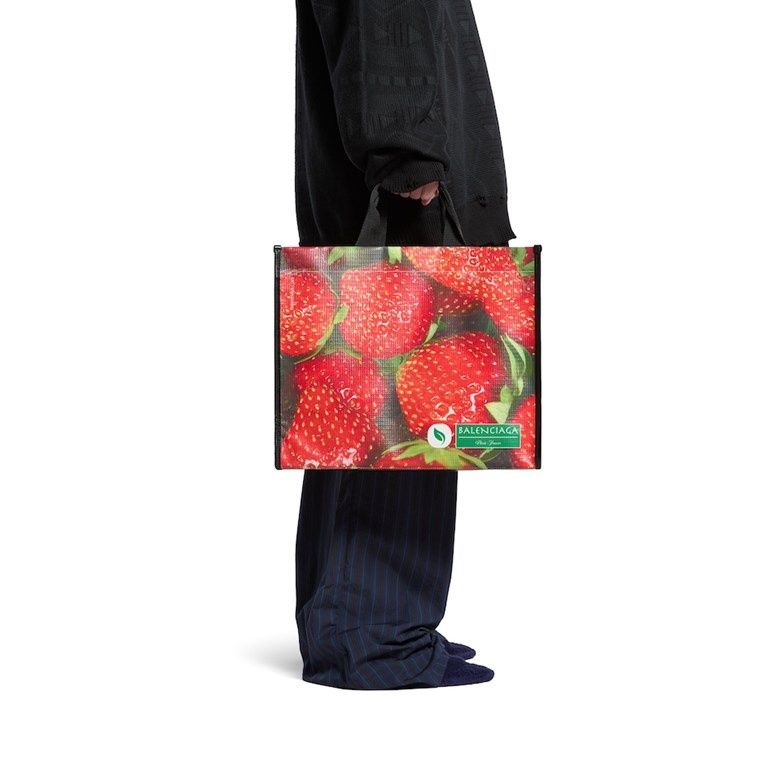 Torba Balenciagi w truskawki