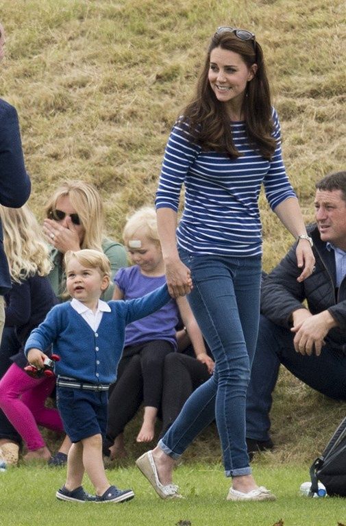 kate middleton w koszuli w paski