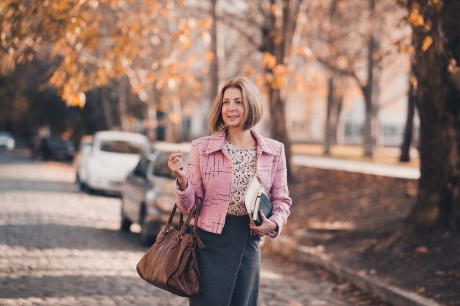 spódnica w jesiennej stylizacji 50+