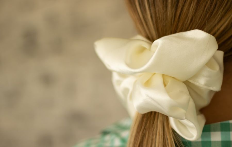 Hitowe scrunchie na wiosnę 2024