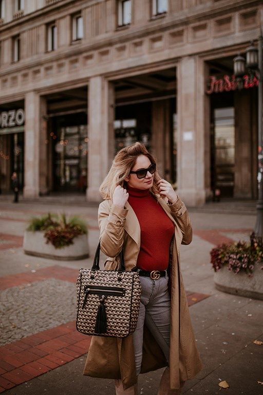 <p><strong>Na pewno tak jak my podziwiasz modne torebki, które uzupełniają stylizacje influencerek z Instagrama czy popularnych blogów. Czy zastanawiałaś się kiedyś nad tym, co taka torebka blogerki może w sobie pomieścić? Postanowiliśmy zapytać o to wprost u źródła. Co w swojej shopperce i imprezowej kopertówce nosi Anna Mirończuk z Instagrama @</strong><strong>haaapyeverafter?</strong><strong> </strong></p>