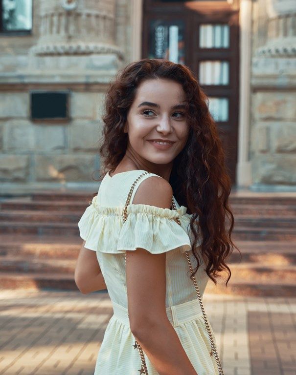 Sukienka hiszpanka w stylu boho na wesele