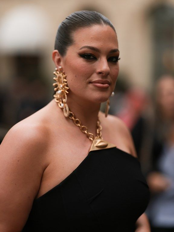 czarna sukienka plus size