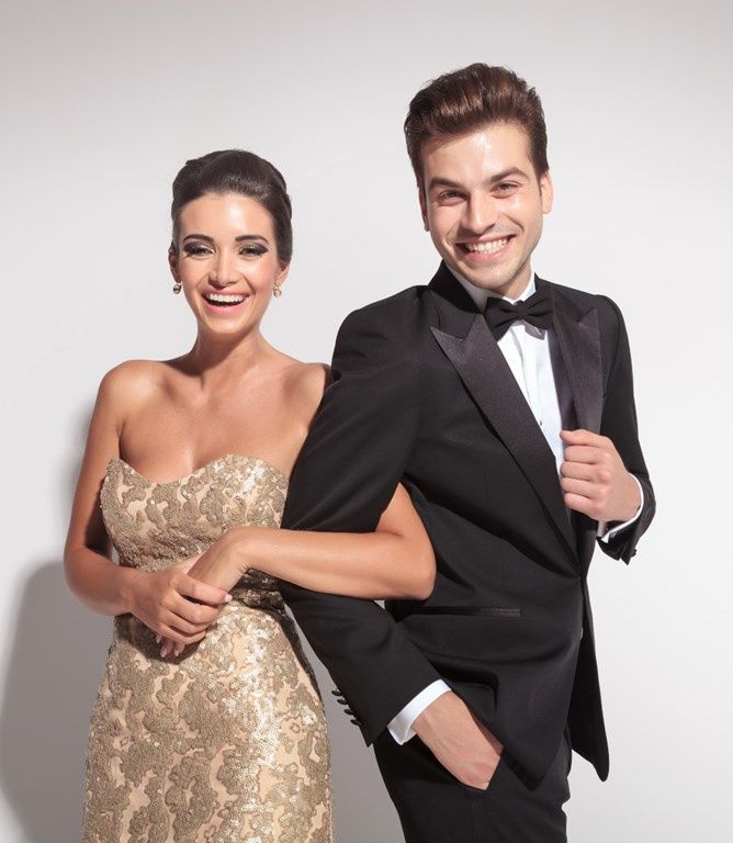 Eleganckie stylizacje na bal studniówkowy.