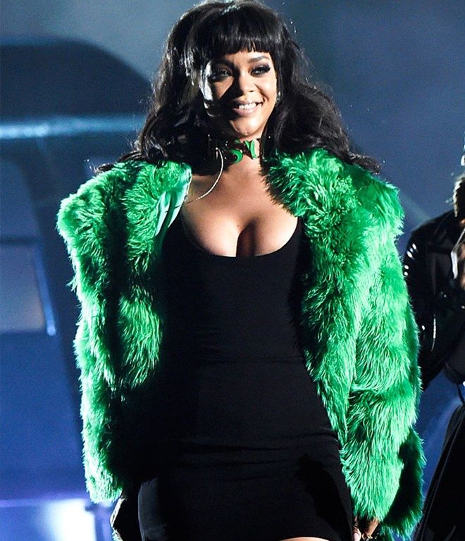 rihanna w zielonym futrze