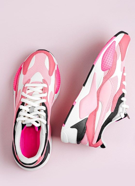 różowe buty sportowe